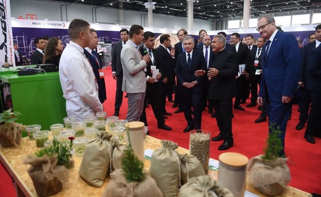 Узбекистан и Россия подписали контракты на $3,5 млрд на форуме в Казани