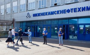 Пять тысяч георгиевских лент раздали работникам «Нижнекамскнефтехима»