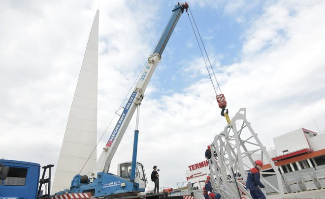 Торжественное открытие стелы «Город трудовой доблести» в Казани подешевело более чем на полмиллиона рублей