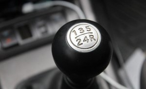 Lada возглавила топ-10 марок по продажам автомобилей с механической коробкой передач в России