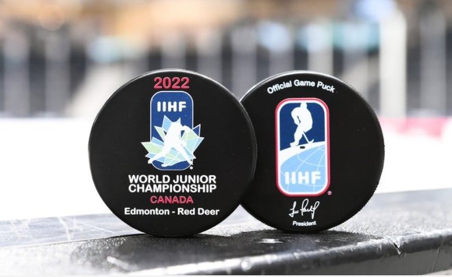 Молодежный чемпионат мира по хоккею могут провести повторно летом