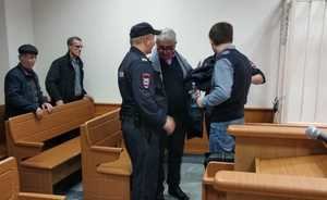 Депутата Казгордумы признали виновным в мошенничестве