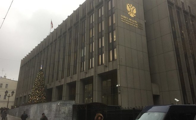 В СПЧ подготовят предложения по защите трудовых прав доставщиков еды и таксистов