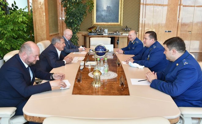 Рустаму Минниханову представили нового главу Татарской транспортной прокуратуры