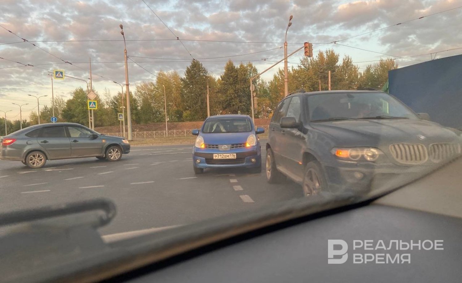 В Кировском районе Казани произошло массовое ДТП - столкнулись 4 автомобиля  — Реальное время