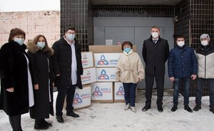 «Полиматиз» передал Елабужской районной больнице защитные маски и противочумные костюмы