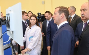 Медведев на встрече со студентами КФУ: «А деньги-то вам уважаемые нефтяники заплатили?»