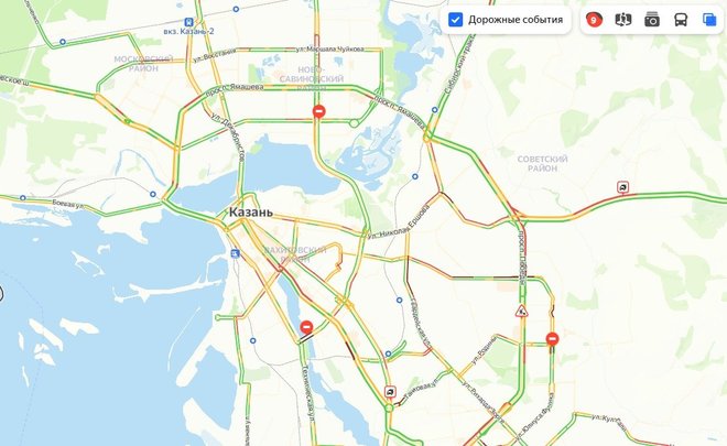 В Казани утром в понедельник наблюдаются пробки в 9 баллов