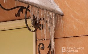 Двести тысяч за глыбу льда: мэрия заплатит жительнице Казани за ремонт ее машины