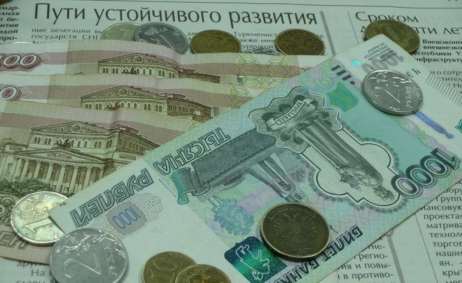 За год рубль упал на 17,5% по отношению к доллару