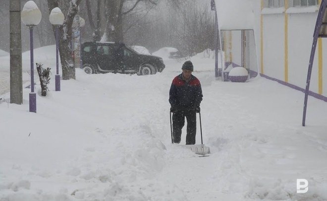 Салават Хусаинов предложил уфимским чиновникам прогуляться в снегопад