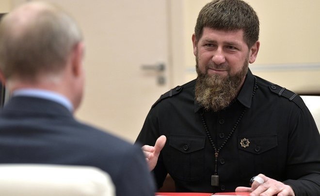 Кадыров призвал Зеленского извиниться перед Путиным