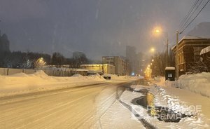 В Казани на ул. Подлужной произошел прорыв на коммунальных сетях