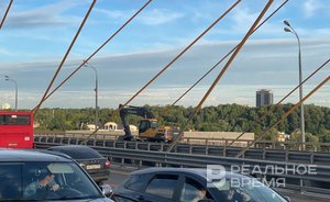 На казанском мосту «Миллениум» образовалась серьезная пробка