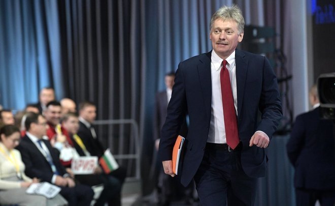 Песков отказался комментировать ситуацию с самолетом Ryanair