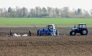 Путин заявил, что потребности российских аграриев должны быть в приоритете