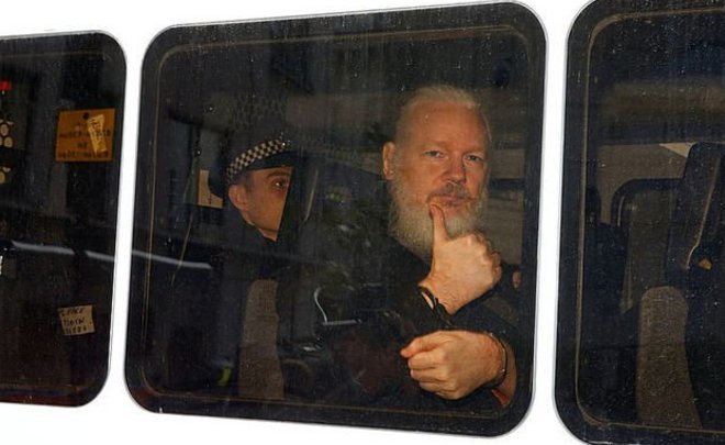 Суд в Лондоне вынес приговор Джулиану Ассанжу