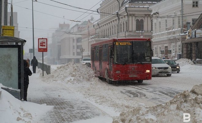 «Автобусы застревали»: снегопады в Казани привели к увеличению интервала движения общественного транспорта