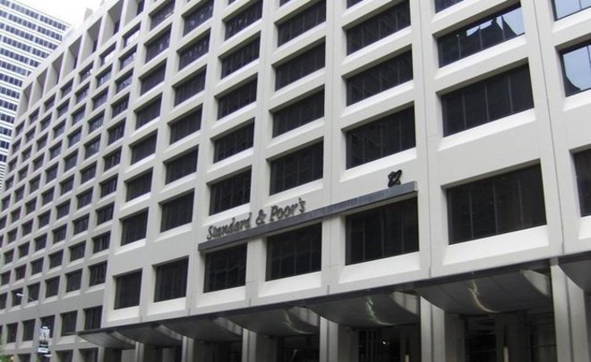 S&P понизило кредитные рейтинги крупнейших российских компаний
