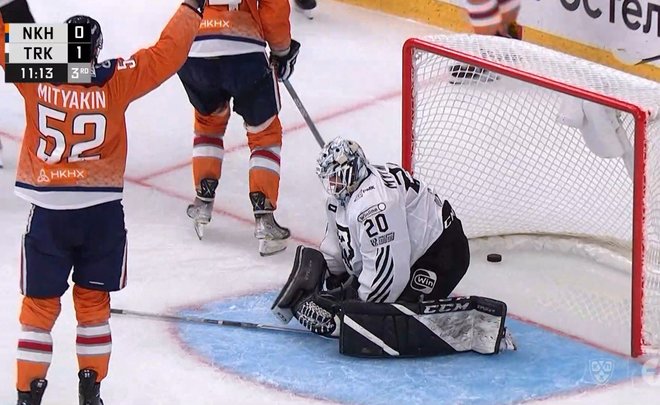 «Нефтехимик» в день 55-летия клуба победил «Трактор»