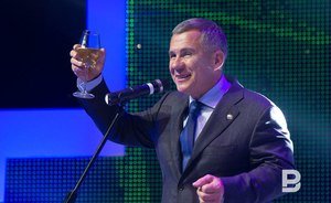 Минниханов поздравил жительниц Татарстана с 8 Марта