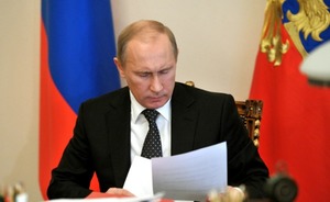 ​Путин подписал закон о работе коллекторов