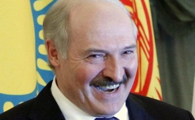 Лукашенко заявил, что не отдаст власть — Реальное время
