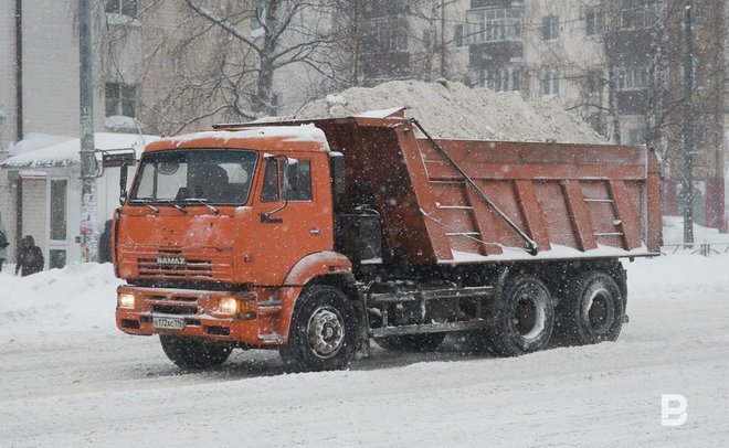 В Татарстане на региональных дорогах сейчас работают более 500 единиц снегоуборочной техники