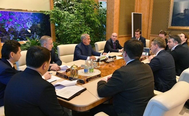 Рустам Минниханов провел встречу с гендиректором «Почты России»