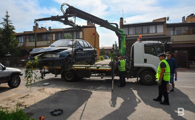 С улиц Казани эвакуируют Mitsubishi и два российских автомобиля