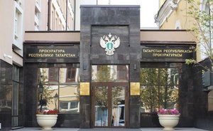 Прокурору Апастовского района поручили доложить о ситуации с многодетной семьей, которая осталась без дома