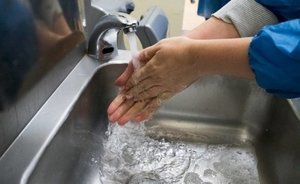 Вода в некоторых районах Казани опять может окраситься в зеленый цвет