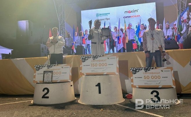 Лучшим таксистом в России стала водитель из Татарстана Луиза Бадреева