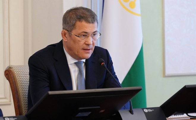 Глава Башкирии сократил контакты «практически до нуля»
