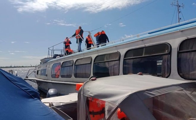 В Татарстане проводят проверку после посадки теплохода на мель — пострадали 8 человек