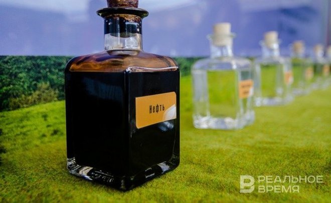 В России хотят ограничить размер скидки на российскую нефть Urals