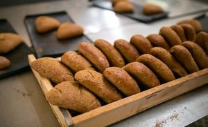 Росстат зафиксировал резкий рост цен на черный хлеб в России