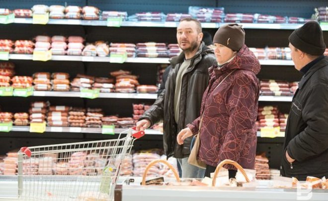 ФАС сообщила о жалобах россиян на завышение цен на продукты перед Новым годом