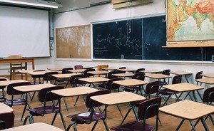 Власти Ижевска рассказали о нехватке 10 тысяч учебных мест в школах
