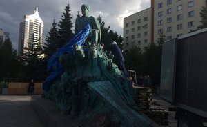 В Казани установили памятник башкирскому поэту Мустаю Кариму