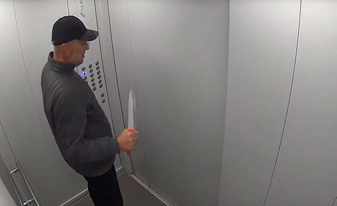 В Челнах арестован житель многоэтажки, напугавший соседей прогулками с ножом