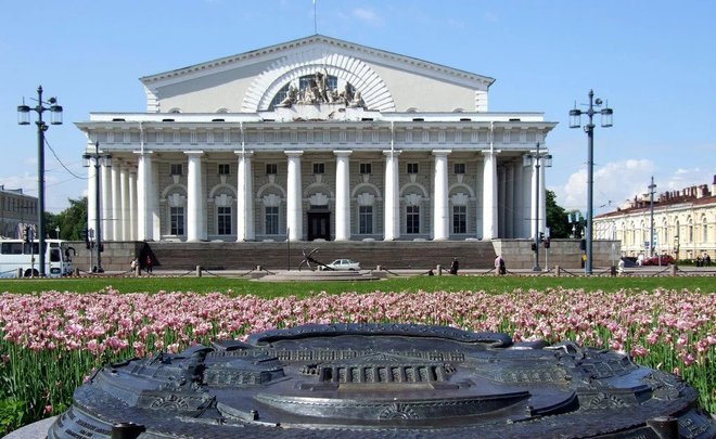 Объем сделок на СПБ бирже за месяц сократился вдвое — до $2,47 миллиарда