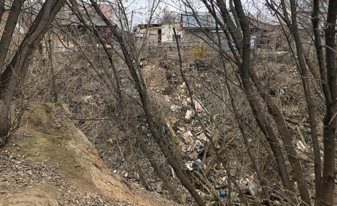 В Казани нашли незаконную свалку мусора площадью 570 кв. метров