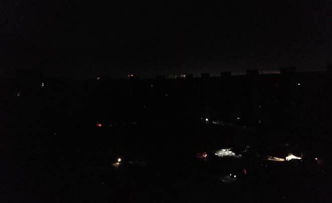 В Ново-Савиновском районе Казани ряд домов остался без света — по словам очевидцев, прогремел взрыв