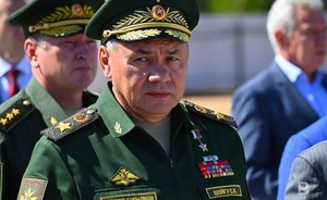 Сергей Шойгу обсудил меры безопасности с губернатором Белгородской области