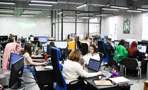 Делать подарки коллегам на Новый год собирается почти половина россиян