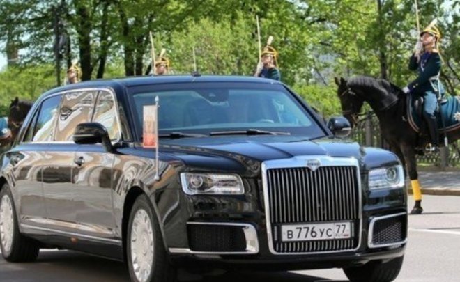 Aurus работает над кабриолетом, который планируют использовать на военных парадах