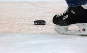 Женская сборная России по хоккею проиграла шведкам на молодежном чемпионате мира