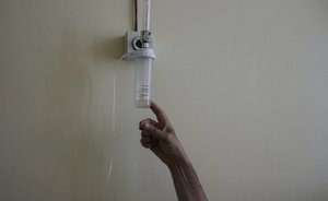 В Великобритании умер первый пациент с омикрон-штаммом