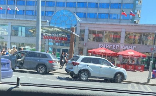 У казанского «Кольца» из-за аварии образовалась пробка